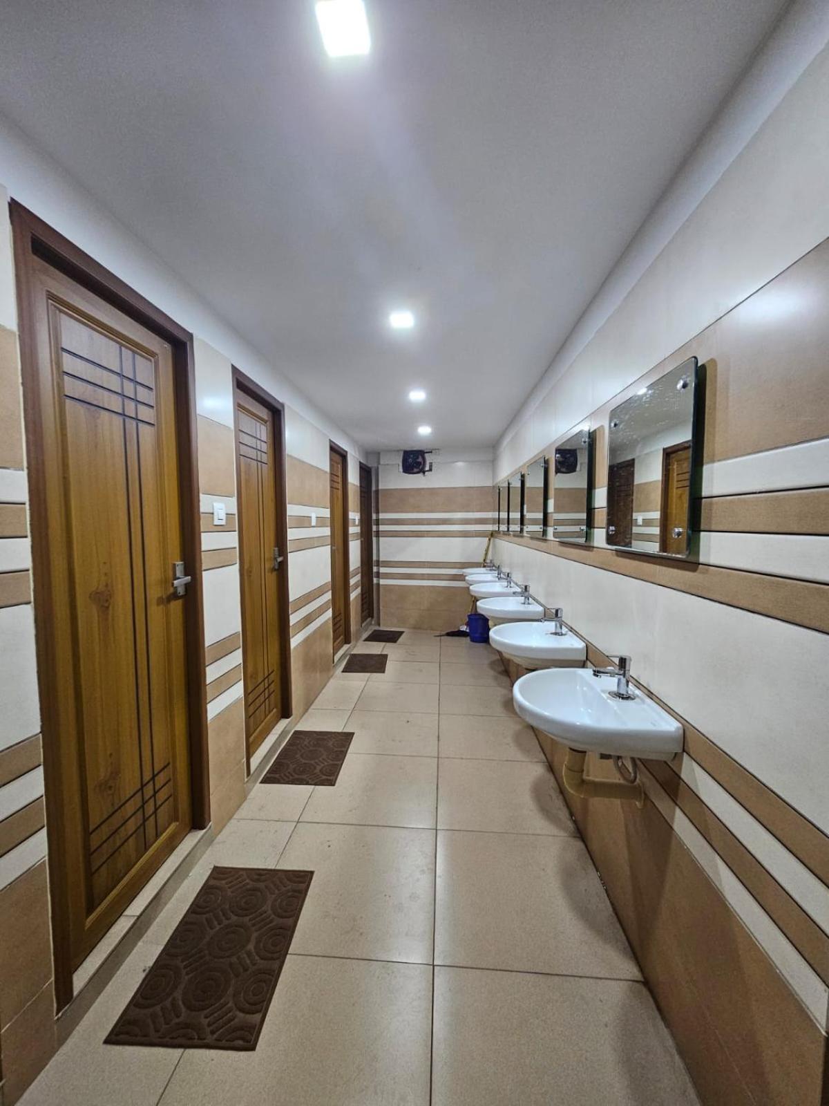 קוז'יקודה Lowfare Dormitory מראה חיצוני תמונה